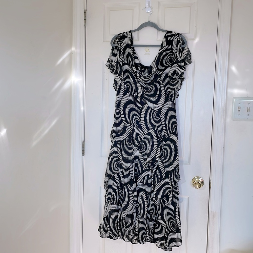 Women's Black & Cream Abstract Pattern Ruffles Layered Maxi Dress Size 14